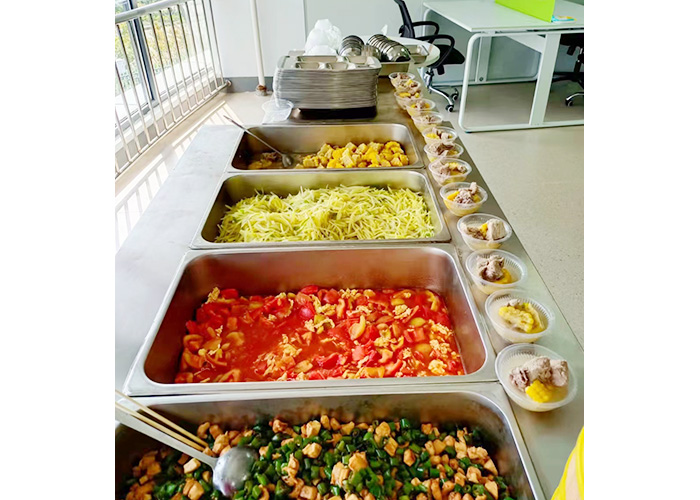 食堂快餐食堂快餐的就餐时间短可以节省宝贵的工作时间