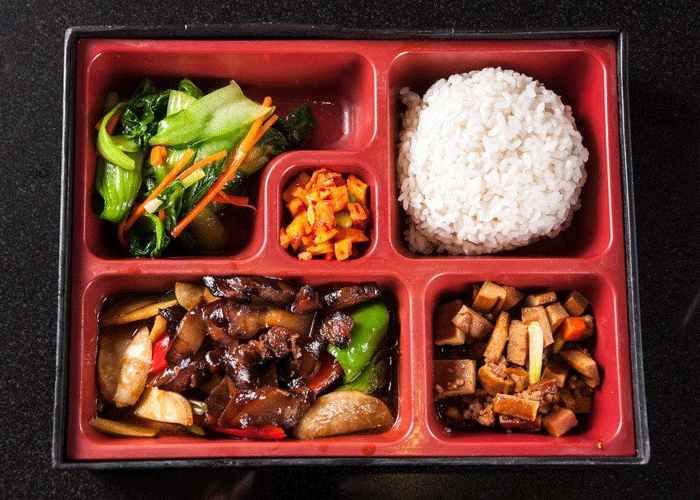 理想的食堂承包不是价格战而是能在合理预算内提供安全优质的餐饮服务标准和透明的成本利润